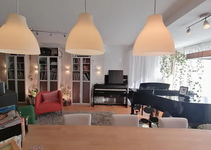 Lovely Central Flat With Grand Piano, Family Friendly